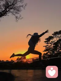 日落是世界动情时的颜色🌄
去追自己的太阳呀
你心中的那束光，是什么样子的？配图