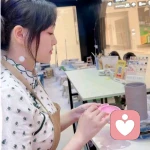 爱倾听的大头娃娃的头像