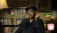 为什么你要找的必须是不需要你的人？
真正理想的伴侣是那种没有你也能过好生活，但依然选择和你在一起的人。
他（她）选择与你携手纯粹是因为'爱你'而非'需要你'的依赖。
两个拥有独立思想、对世界保持好奇的生命在热爱中互相照耀。这样的伴侣才能筑出健康、平等且长久的亲密关系～纳瓦尔配图