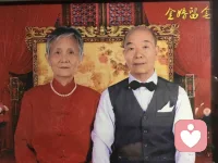 感情中最怕的不是吵架，而是沉默！


你有没有过这样的体验?在一段亲密关系中，与爱人发生矛盾时，最伤人的并非激烈的争吵，而是冷战带来的压抑氛围
两个人明明近在咫尺，却像隔着一条看不见的河，谁也不愿意先开口，这种压抑的感觉真的太窒息了
实际上，沉默比争吵更具杀伤力，因为它代表着沟通的彻底中断
从心理学角度来看，沉默是一种情感隔离。当一方选择沉默，另一方会深切地感到被忽视，被抛弃，自我价值也会遭受严重的质疑。长此以往，内心的不安与焦虑会不断累积，给双方的情感带来难以修复的创伤
冷战的产生，往往源于双方对冲突的恐惧，或是过往沟通失败的经历。有的人害怕争吵会让矛盾升级，于是选择逃避；有的人则是因为曾经在沟通中不被理解，渐渐失去了表达的勇气。然而，这种逃避不仅无法解决问题，反而会让问题在沉默中不断发酵。

如果你此刻正深陷冷战的漩涡，不妨尝试以下方法，或许能帮助你们重新找回沟通的感觉
1。主动沟通：迈出和解的第一步至关重要。哪怕只是一句简单的我们聊聊吧，也能成为打破坚冰的关键。主动沟通并不意味着示弱，而是证明你很在乎这段感情，也很想解决问题
2。表达感受：在沟通时，尽量以我开头来表达自己的感受。比如，我觉得很难过，因为我感觉你好像不在乎我的想法。这种表达方式能够避免指责，让对方更容易接受你的观点，同时也能让对方更清楚地了解你的内心世界
3。倾听对方：倾听是沟通中不可或缺的一环。不要急于反驳对方的观点，先耐心地听听TA的想法，给予对方充分的表达机会。在这个过程中，你可以通过点头，眼神交流等方式给予对方回应，让TA感受到你的尊重和理解！

我是来自北京的培峰老师，今年58岁了作为过来人也曾经历过漫长的冷战阶段，实话说真的不好受！
想摆脱冷战困扰却又不知如何做的朋友可以联系我，也许能帮到你哦！配图