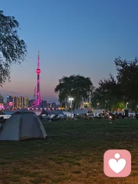 “其实说白了 人家就是觉得你不值得
 所以才会无视你的情感需求和感受”。 
你说是吗？ ​​​配图