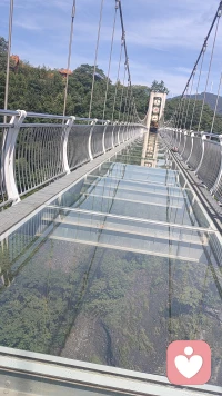 我是一名倾听师，秉持尊重、保密、无评判原则，耐心接纳你的所有情绪，倾听你的心事、治愈你的内耗，做你安心倾诉的情绪港湾。配图