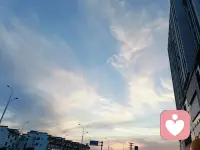 人生不必太匆忙，接纳所有不完美，接纳情绪、接纳遗憾，好好生活，慢慢发光，普通也很好，平安就足矣。配图