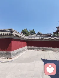 ☘️【父母的角色功能】☘️

🌸父亲功能主要是规则、分化与适应；

🌸母亲功能主要是接纳、镜映与抱持。
