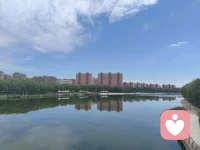 🌸幸福如果只停留在概念里，就像画在纸上的饼，能看，却不能果腹；像挂在墙上的风景画，再美，也吹不来一阵真风。