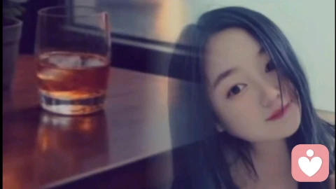 消费制造的氛围感,填不满散场后的孤单