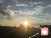 早安🌤 新的一天，不急于给出建议，只安静倾听。想说的话，尽管慢慢讲。