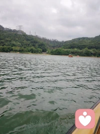 人这一生，拼到最后拼的是心态。风雨挫折皆是常态，稳住心绪，看淡烦恼，健康打底，平和为伴，快乐自会常驻身旁。
