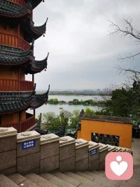 哀伤不需要克制，哀伤需要表达，因为哀伤是爱的代价，是爱丧失后的延续和回响。配图