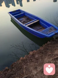 情关不过，永困三界

欲界的我想
色界的我执
无色界的我以为
都是困住你的牢笼

那个人把血淋淋的刀子递给你时，
你要敢狠下心来去接，
再一刀斩断那个非他不可的软弱自己

当你什么都不要的那一刻，
这道困了你十几年甚至半生的难题
瞬间就解了


过了情关的人，人生是开了挂的
往后余生，山河照看，风雨照渡
你来我迎，你走不送配图