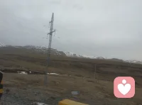 我们终其一生，都在寻找两样东西：一是价值感，二是归属感。不必活在别人的眼光里，把日子过成自己喜欢的模样，守好内心的方寸之地，便是一生圆满。