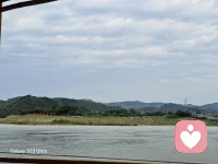  不用假装快乐，在这里，你可以尽情崩溃。我是专属倾听师，接住你所有无处安放的情绪。配图