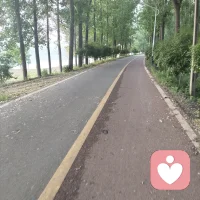愿你追随光，成为光，活成自己的一道光！配图