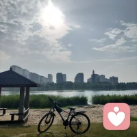 故地重游，人还是那个人，车还是那辆车，太阳依旧是那个太阳，可我心里的光你去哪儿了？配图