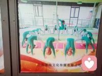 也不知道现在的社会是好了还是坏了，一家几口人就围着一个孩子转，孩子吃香喝辣要啥有啥的，还净养些叛逆的、违法的、逃学的、抑郁的、不想活的逆子，想想我们小时候多好啊，野马似的，干不完的家务、农活，干完了出去找小伙伴玩，多开心！什么家庭作业什么学校老师让一边去！不照样活的健健康康、快快乐乐，平平安安、开开心心的！