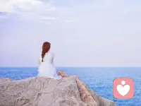 做个温柔的倾听者，
不评判、不打扰，
静静接纳所有情绪。
日子慢慢来，心慢慢安放，
愿我们都能和生活温柔和解，
自愈，也从容。配图