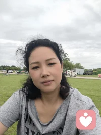 允许自己慢下来，难过也没关系，你已经很努力在撑了，我一直都在。
黑暗只是暂时的，你不必逼自己立刻好起来，好好抱抱疲惫的自己