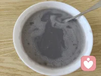 好久好久好久没打芝麻糊了😍😍

​今儿终于想喝它了，还想要甜甜的，加了一把桂圆干。不过淘宝买的桂圆干品质不够位，没有从表姐家拿的正味。等7、8月咯，新鲜桂圆干出来了再囤货。
​
​在饮食中加入生食。生花生🥜、生瓜子，也吃得很满足😋😋
​
​大理·实现羽衣甘蓝自由，不是梦😘😘
​看看那两小宝，希望大大的，哇🌱🌱
​很快，就可以羽衣甘蓝蔬果昔啦😜😜
​
​关于吃。吃什么、怎么吃，完全取决于自己想要什么样的身体。
​
​生食，能量直接供养身体。熟食，身体需要额外花能量去消化、吸收。
​
​生食(果食、蔬果昔)，素食，身体更轻盈，更容易接收高维智慧；
​熟食，特别是肉食，吃完身体昏睡、沉重，那是下沉的，觉知力被拉低……
​
​每个人，身体体质很不一样。根据自己身体当下的情况来吃，最为智慧🌟🌟配图