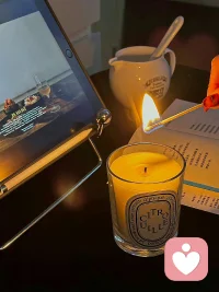 “慢慢懂得，人这一生头等大事，是把自己养好。
规律吃饭，安稳睡觉，不内耗纠结无谓的人和事。
照顾好身体，收敛坏情绪，积攒好心情。
生活不必事事周全旁人，优先取悦自身。
养好精气神，日子从容顺遂，余生自在安稳。”配图