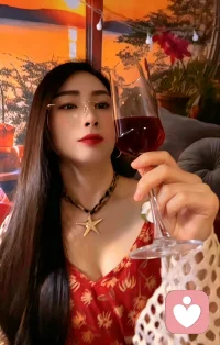 葡萄酒的秘密是时间，一切的秘密都是时间。
——— 时间是个好东西～❤️❤️❤️配图