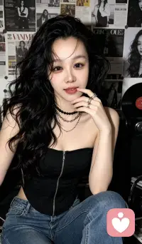 不要去纠结别人喜不喜欢你，也不要在意他最好的朋友是不是你，不要为了别人委屈自己，很多时候不是你不好，而是你们不是一类人，所以谁都可以不喜欢你，但你不能不喜欢你自己，记住了吗！配图