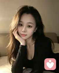纠结，迷茫，分身乏术，想改变，但又被束缚，一晃半生，80后活成了中坚。不敢任性不敢松懈，上顾长辈安康，下护子女成长，满身风雨，仍咬牙前行！致敬80后👍配图