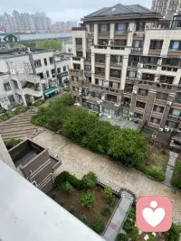 问一下，是不是最近三天，全国多地都在下雨呀！大连这边下两天了。