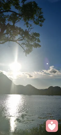 把心事交给微风和湖水，在这片山水间，我愿做你安全的树洞，陪你一起等天晴！！！配图