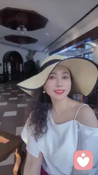 真正的强大不是忘记遗憾，而是接受孤独、挫败与困惑。生活的起伏终会沉淀为成长的养分，不必苛责过去的自己，因为当时的经历早已刻进生命轨迹。若重来，仍会以相似的心智选择相似的答案，但过程本身已是圆满。