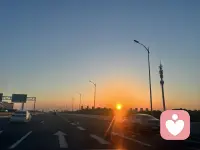 小时候遇到些事，总是愤愤不平，妈妈告诉我，它做它的孽，你积你的德，人心各有所感，不要因为别人的错举，而影响了你的正心善念。 '͜'一直觉得妈妈很有智慧。配图