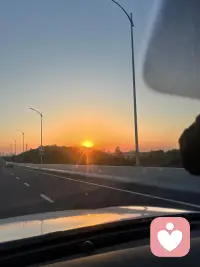 小时候遇到些事，总是愤愤不平，妈妈告诉我，它做它的孽，你积你的德，人心各有所感，不要因为别人的错举，而影响了你的正心善念。 '͜'一直觉得妈妈很有智慧。配图