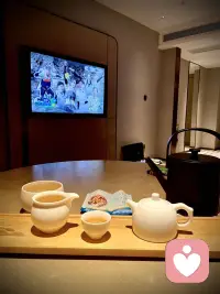 长期高压会困住内心，学会松绑，也是一场自我救赎，过往的经历或许留下印记，但我们可以选择从当下开始疗愈。