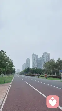 嗨～周五快乐🎊
用喜欢的方式唤醒一整天的好状态~🧡配图