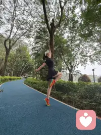 我不追速度，只 追前方和快乐🎊
 元气满满的一天☀️配图