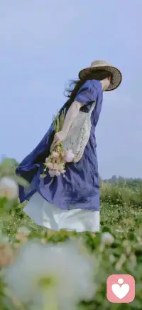 1. 情绪压抑到极致的时候，连沉默都觉得很累。
2. 我什么都能释怀，就是什么都忘不了。
3. 没资格吃醋，没身份挽留，只能默默看着你走远。
4. 故事不长，满是遗憾，人海相遇，归还人海。
5. 后来我闭口不谈过往，只把心事藏进深夜。
6. 有些人遇见就够了，没必要非要在一起。
7. 风吹散了承诺，也带走了我们曾经的执着。
8. 我尽力了，剩下的，就交给天意吧。
9. 满眼都是你的时候，你却选择了忽略。
10. 慢慢戒掉期待，慢慢接受所有的渐行渐远。配图