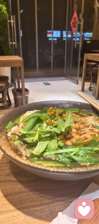 吃上今天的第三餐了，有力气聊天啦～配图