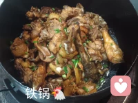 心上有个人，活着才精神。若无人可依，城市再喧器都找不自己的精神支撑，若无人思念，再美的日子终究有些空白。配图