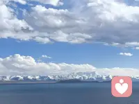 时间在变，人也在变，有些告别悄无声息，有些再见再也不见，唯一不变的是，再也回不到从前了。
人心会淡，缘分会散，谁也留不住匆匆岁月，我们都在跌跌撞撞中学会了接受，学会了放下。
一路走来，重要的人越来越少，剩下的人越来越重要。
不必执着于过往，不必强求于永恒，
在细水长流的日子里，不说永远，只说珍惜。