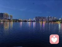 把那些皱巴巴的心情轻轻抚平，你会发现，生活的底色依然是温暖而坚韧的帆布。配图