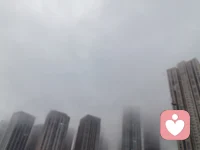 雾锁高楼，万象朦胧
在迷雾之中，静待云开