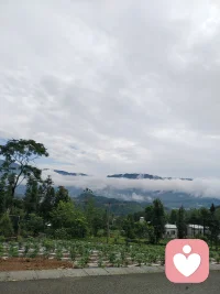 看到这样的云朵与山川，心情会不会好些。配图