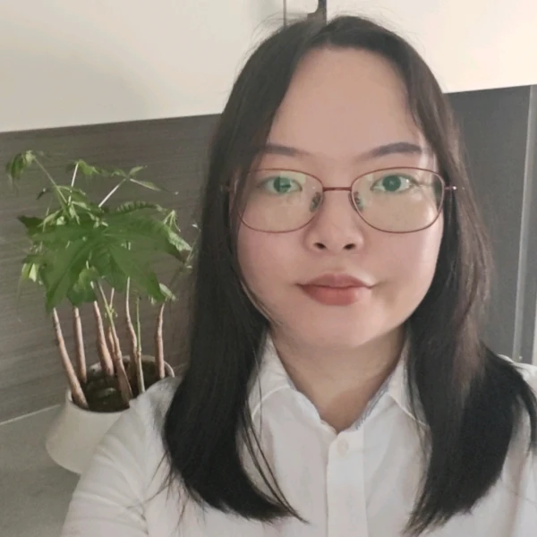颜溪倾听