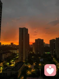 接纳不是要马上接受作出改变，允许自己沉浸，允许自己徘徊，允许自己迷茫，多给自己一点时间和耐心，相信自己的治愈力。打心底相信自己的每一步都是值得的。如果情绪来了，我们把它当做潮水，相信他始终会退去，不必太过焦虑，当然如果一个人太难，也可以找个人倾听你。配图