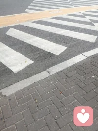 聊天大部分人都是找别人认同，不是批评，指错配图