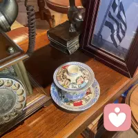 一盏清茶，阅尽人生百味。浮是繁华，沉是本心。慢慢品，静静悟，学会与生活和解，在茶香里沉淀情绪，安放自愈，温柔度日配图