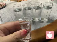 以前是快乐才喝酒，现在是喝酒才快乐配图
