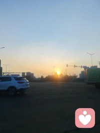 💭 梦想是——  
最有力量的事情  

🌱 它不在远方，在你心里  
它不靠运气，靠你笃定前行  

😌 有梦的人，自带光芒 配图