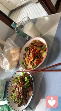 日子是自己的，烟火气也是。一个人，也要把生活过成自己喜欢的样子。