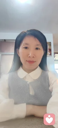 你连想改变别人的念头都不要有。要学习像太阳一样，只是发出光和热，每个人接收阳光的反应有所不同，有人觉得刺眼，有人觉得温暖，有人甚至躲开阳光。

解读：改变别人是徒劳的，你能做的，只是做好自己、发出自己的光。不必强求所有人都理解你、喜欢你，同频的人，自然会被你吸引。配图