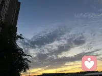 如果有人给你发了张天空的照片 
记得要说  我也想你了……配图